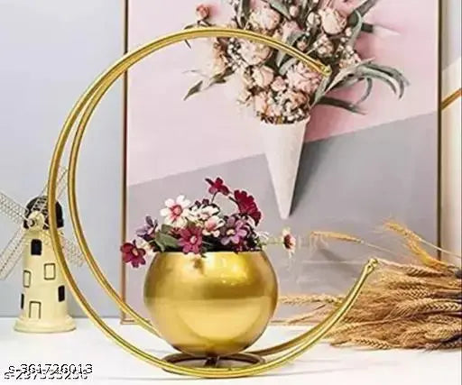Whats Trendy Moon-Shaped Gold Metal Vase